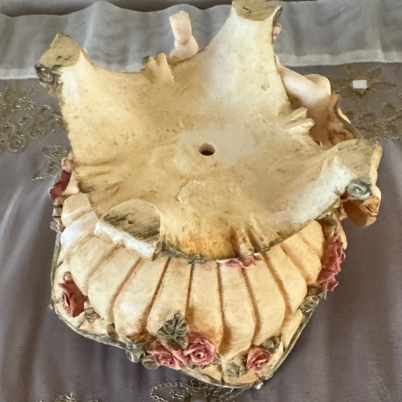 Vintage Cherub and Rose Accent Footed Bowl - Picture 5 of 6